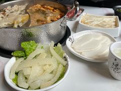 -德林酸菜鱼火锅(南丹店)