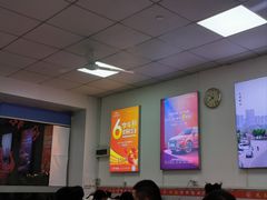 大堂-凤张螺蛳粉·爽口粉(跃进路总店)