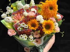 -花间阁鲜花气球连锁(两路口上清寺急市救中心店)