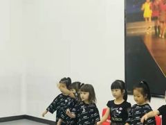 -潮童星少儿模特形体培训(郑州总校)