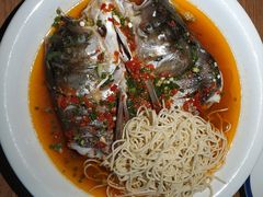老坛剁椒蒸有机鱼头-举炊·寻湘记·新鲜现炒(临平西子国际店)