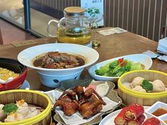 -蝴蝶里·粤菜·点心(滨江龙湖店)