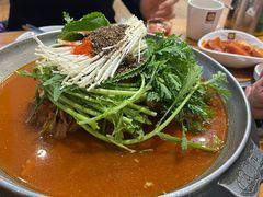 -喇喇排骨火锅·传统韩式脊骨汤(望京西园总店)