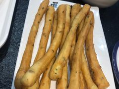 茴香小油条-两三事小郡肝串串香火锅(桂庙店)