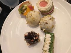 -圣丰索菲特·2 On 988 Café 自助餐厅