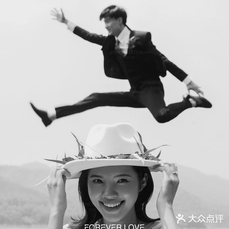 黑白色调对法式婚纱照的浪漫有着独特的的镜头表达。✅㊙️😘