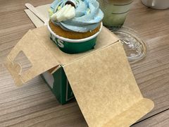 羽丸子海蓝杯子蛋糕-星巴克(北京西大望路温特莱店)