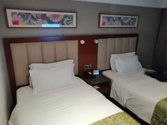 -和颐酒店(广州琶洲会展中心广州塔赤岗地铁站店)