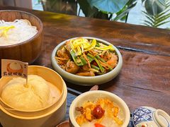 -银米·云南传统过桥米线(双廊黑金冠店)