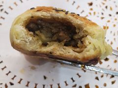 酥皮烤包子-董小西的凉皮和椒麻鸡(三元桥店)