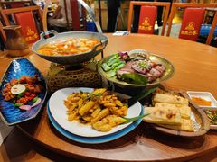 -老滇山寨•云南特色菜•地方菜•民族风情歌舞表演(金碧店)