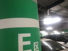 -白玉兰广场停车场