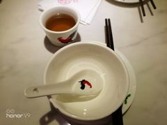 餐具摆设-芽笼芽笼新加坡餐厅(世纪汇店)
