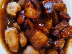 芋头烧肉-鸿运酒楼