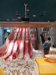 -奈尔宝家庭中心·亲子餐厅(北京东坝万达店)