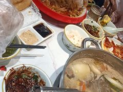 -乡土黄·鲜牛肉火锅·小龙虾(兴业街店)
