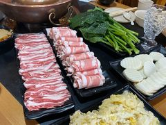 -果松木炭酸菜铜火锅·外婆参鸡汤