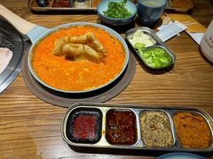 -明洞阿姨·韩式酱蟹烤肉·创意料理(三元桥店)