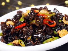 秋耳炒肉-庆岭迎宾园正宗活鱼馆