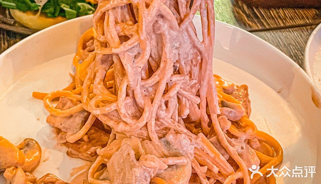 这家bistro有少女心爆棚🌸粉色浪漫意面