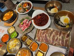 -草家酱蟹炭火烤肉店(珲春南路一店)