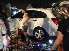 -席娜卡琳火车铁道夜市