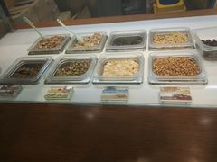 自助取餐区-三佰瑞冻酸奶(凯德MALL店)