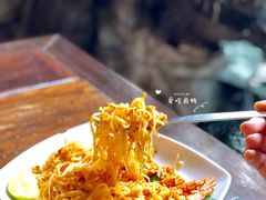 泰式炒面配虾-自然餐厅(Phuket)