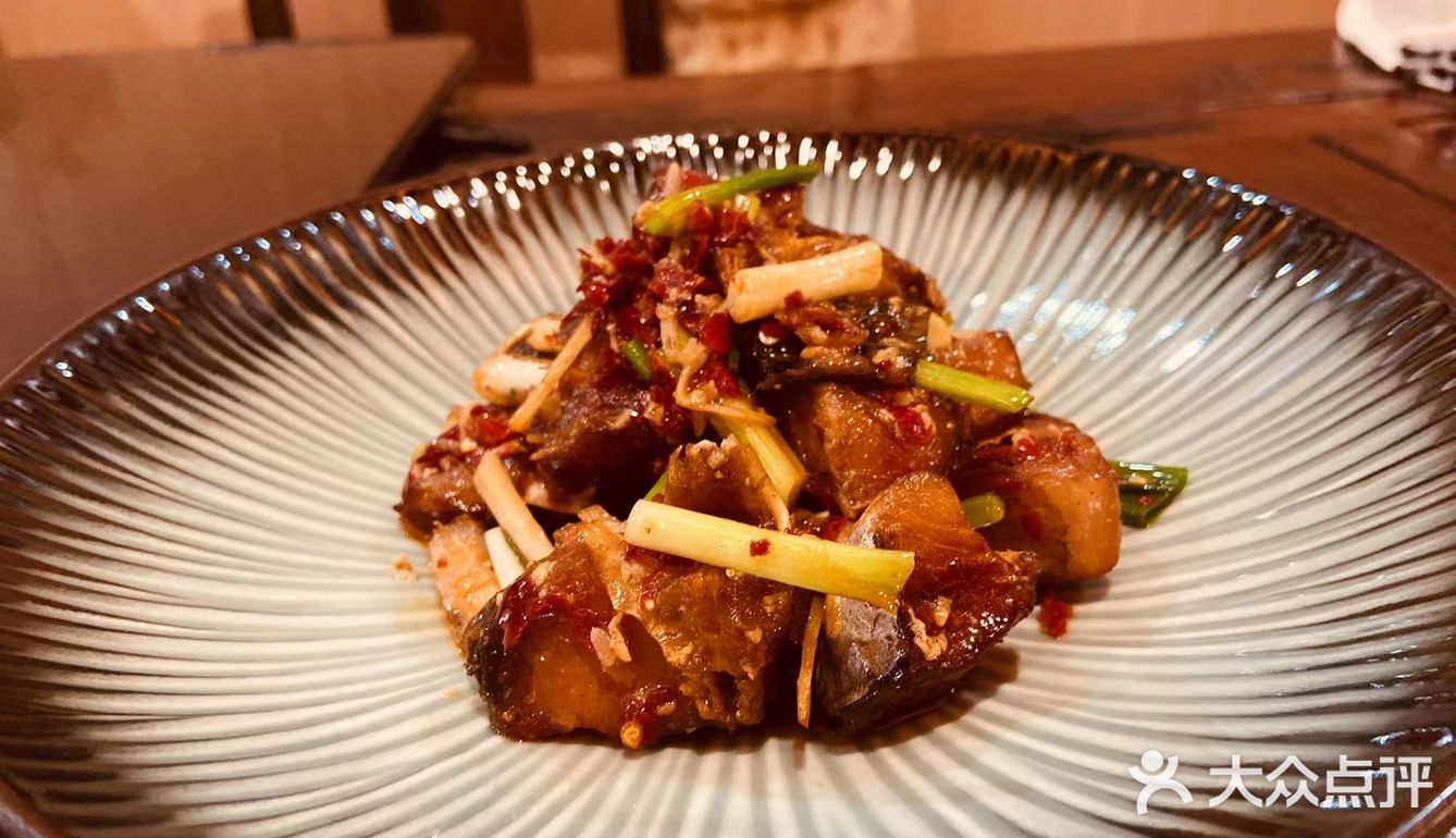 旅游品美食，寻找记忆深处的味蕾。就选长沙画意江南茶餐厅会馆