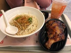 -东方既白(上海浦东国际机场)