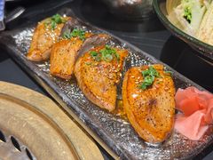 -山川小町·极番烧肉(新地假日广场店)