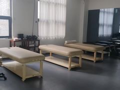 -岩顶健身(玄武店)