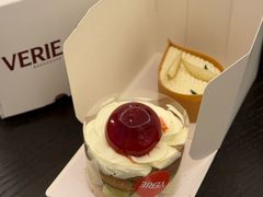 -VERIE BAKEHOUSE