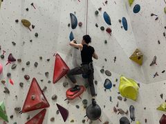 -山之巅攀岩馆(太古城店)