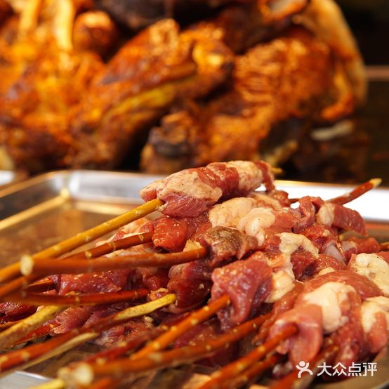 艾力江和田馕坑烤肉店