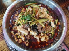 -周良天山牛杂城(天山路总店)