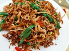 茶树菇炒干鱿-东森家宴·惠州客家菜