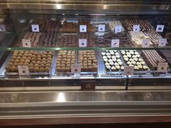 -VENCHI 闻绮(北京国贸商城店)