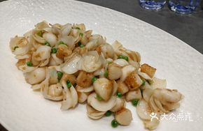 Lily Bulb with Scallops