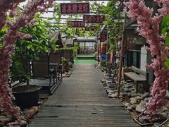 -冰冰龙虾·江湖菜·花园江景餐厅