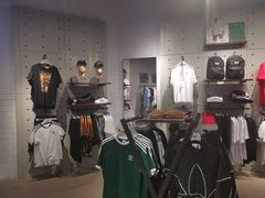 -阿迪达斯(武林银泰三叶草店)