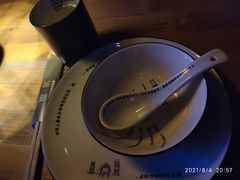 -临界音乐酒馆·小龙虾·江湖菜(华熙LIVE·鱼洞店)