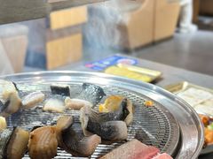 -围炉肉舍•炭烤活鳗•丹东海鲜烤肉(步行街店)