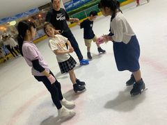 -正佳冰河湾真冰滑冰场