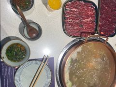 -牛村来人潮汕牛肉火锅(西单店)