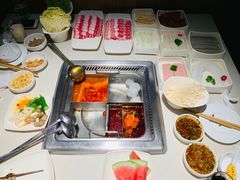 番茄锅底-海底捞火锅鲜切牛肉主题店(长寿路店)