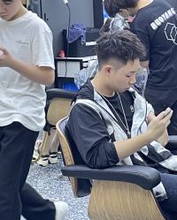 -藤野造型专业烫染接发