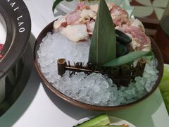 -洪氏嗨捞·广东猪肚鸡·椰子鸡火锅(西咸万象城店)