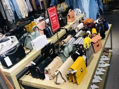 -URBAN REVIVO(北京斯普瑞斯奥特莱斯店)