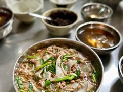 -正宗杨记普洱酸醋米线(总店)